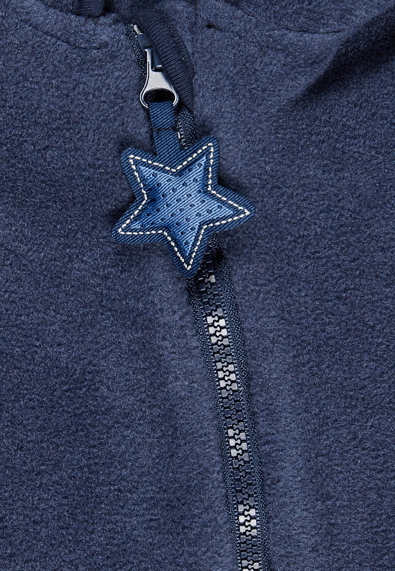 Fliisist kombinesoon