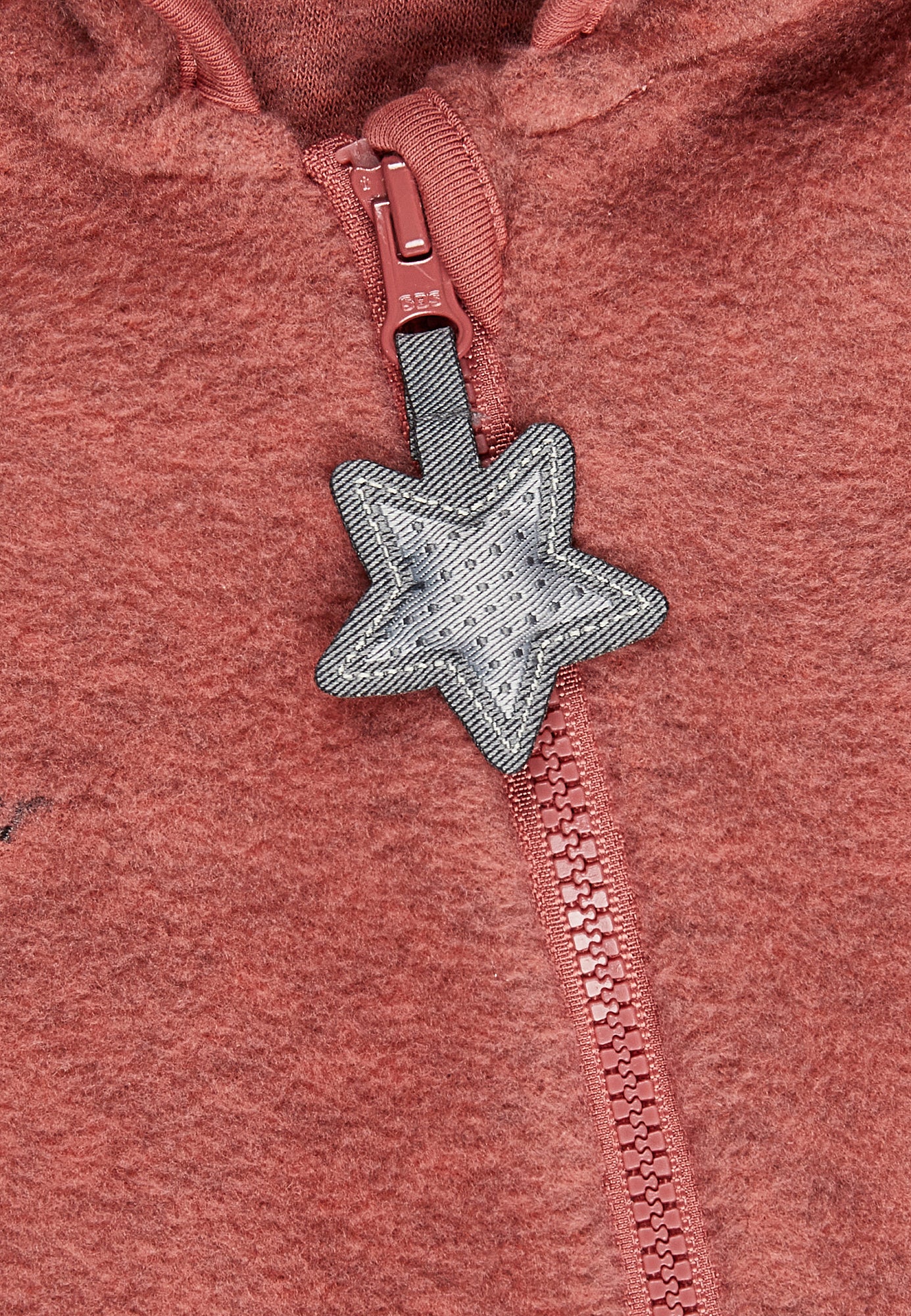 Fliisist kombinesoon