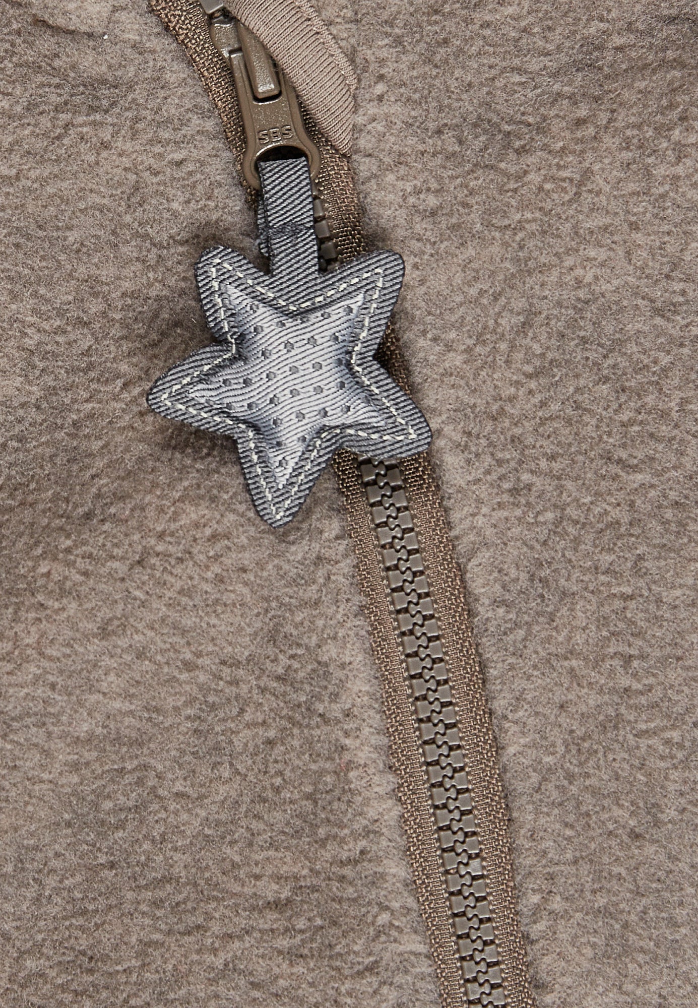 Fliisist kombinesoon