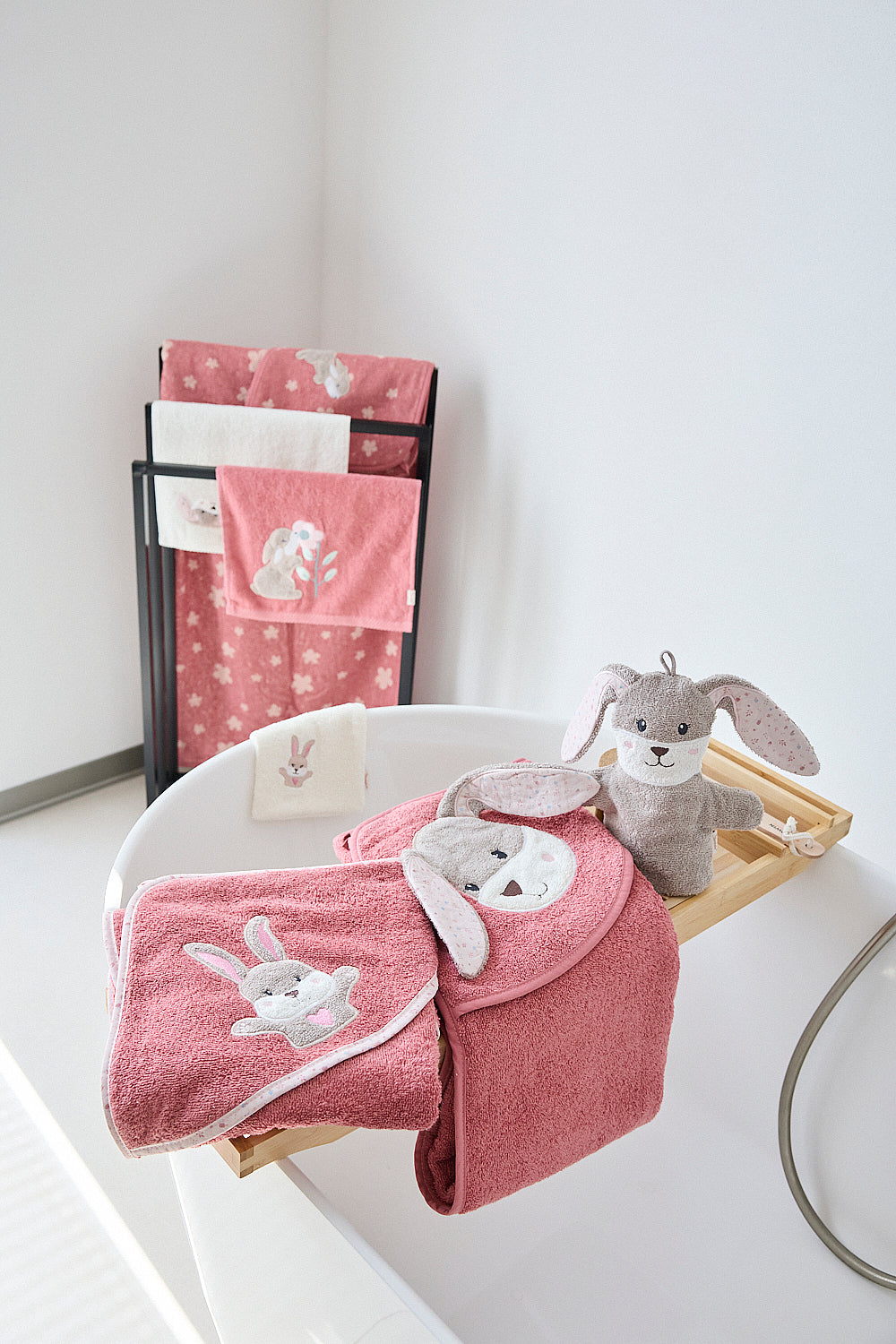 Kapuutsiga vannilina HANNI 80x80